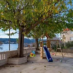 Vila One Step To With Indoor Pool