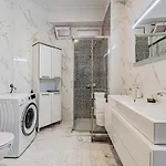 One Step To With Indoor Pool * Kuciste