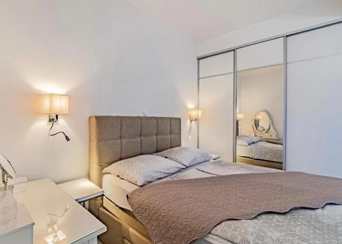 Villa One Step To With Indoor Pool *