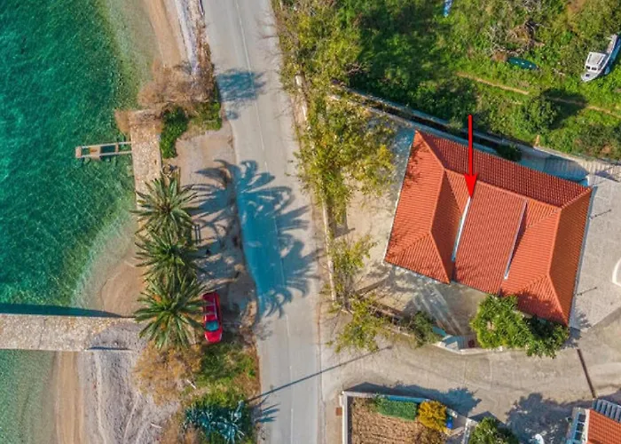 One Step To With Indoor Pool Kućište